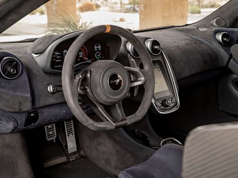Used 2019 McLaren 600LT RWD image 16