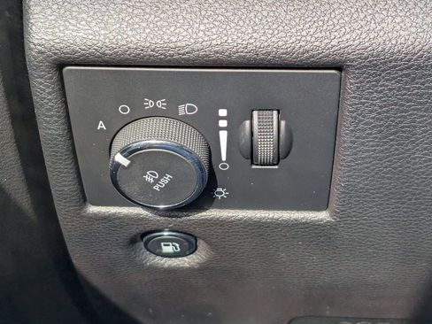 Used 2020 Jeep Grand Cherokee Limited X image 22