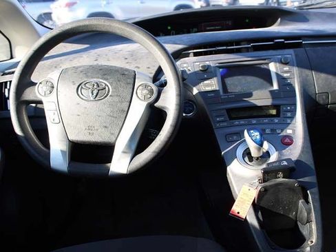 Used 2014 Toyota Prius Three FWD image 9