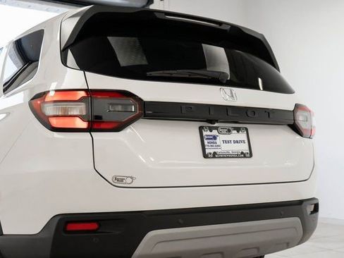 New 2025 Honda Pilot EX-L image 7
