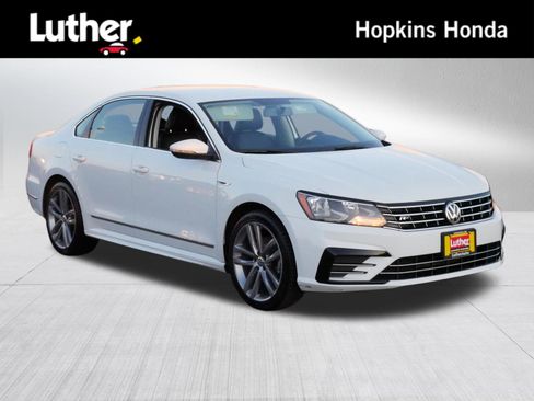 Used 2017 Volkswagen Passat 1.8T R-Line image 1