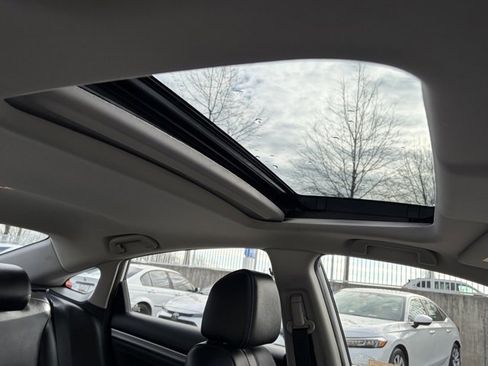 Used 2018 Honda Civic EX-L image 26