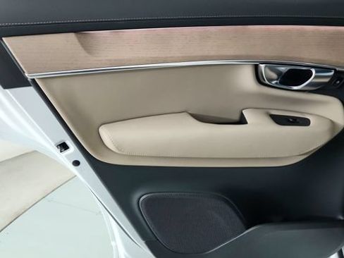 New 2026 Volvo XC90 T8 Plus w/ Protection Package Premier AWD/4WD image 29