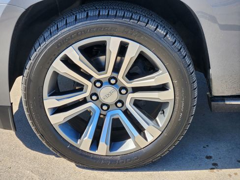 Used 2019 GMC Yukon XL Denali w/ Denali Ultimate Package image 32