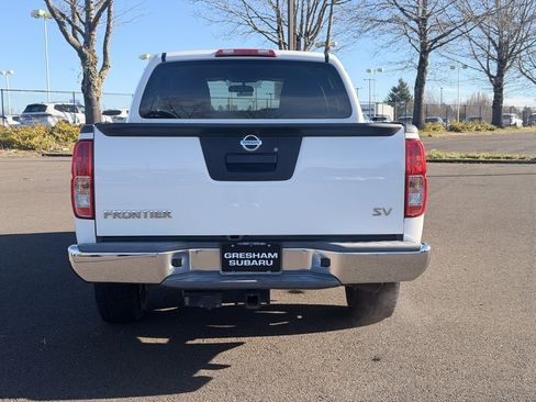 Used 2013 Nissan Frontier SV image 6
