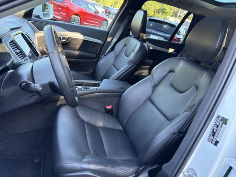 Certified 2025 Volvo XC90 B5 Core AWD/4WD image 16