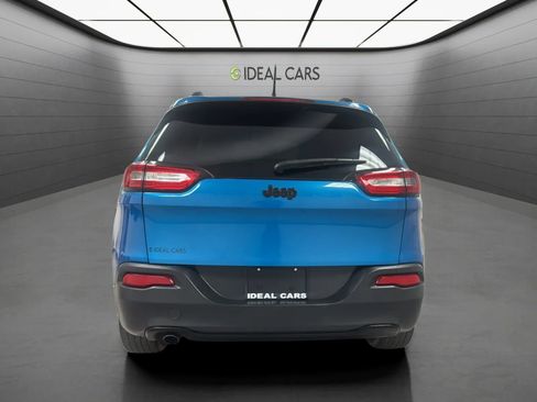 Used 2017 Jeep Cherokee Sport FWD image 6