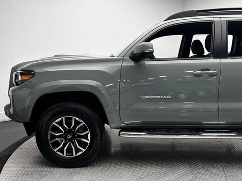 Used 2022 Toyota Tacoma TRD Sport AWD/4WD image 7