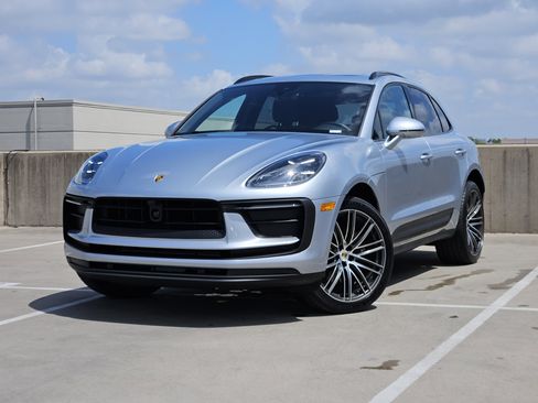 Certified 2026 Porsche Macan image 1