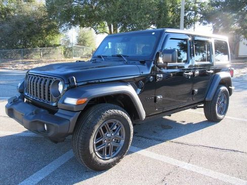 Certified 2024 Jeep Wrangler Sport S image 3
