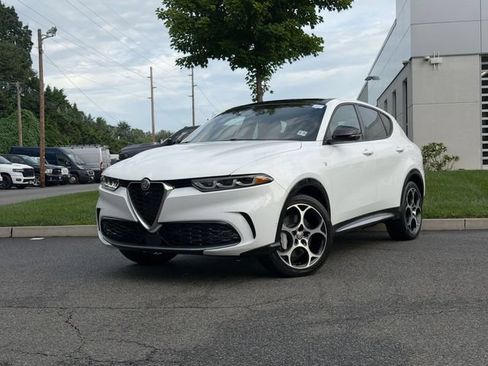 Used 2024 Alfa Romeo Tonale Ti w/ Active Assist Package AWD/4WD image 1