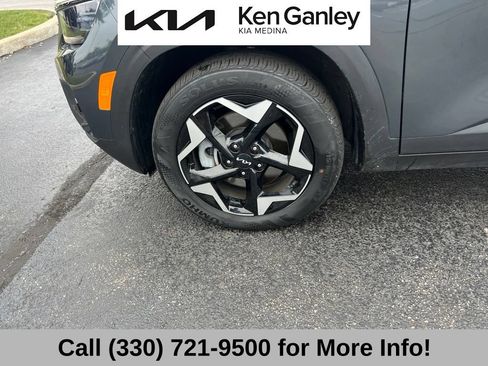 Used 2025 Kia Seltos S AWD/4WD image 17
