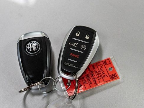 Used 2021 Alfa Romeo Stelvio Sprint w/ Nero Edizione image 28