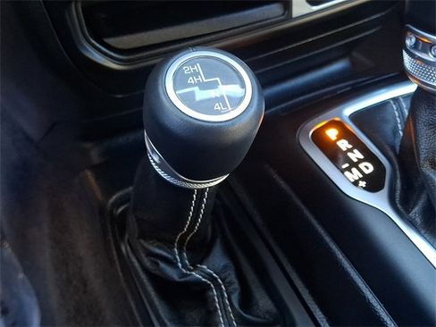 Used 2020 Jeep Gladiator Overland w/ Dual Top Group image 19