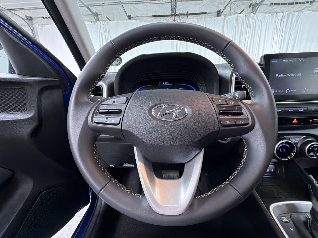 Used 2026 Hyundai Venue SEL FWD image 28