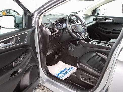 Used 2024 Ford Edge SEL w/ Convenience Package AWD/4WD image 3
