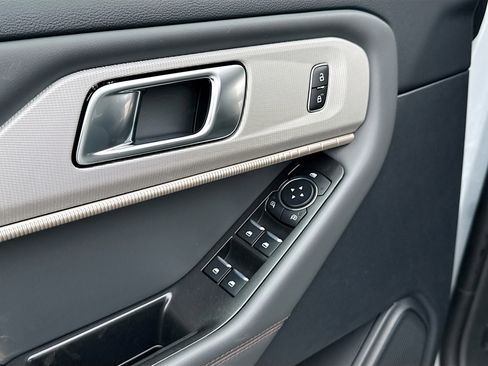 New 2026 Ford Explorer Active image 8