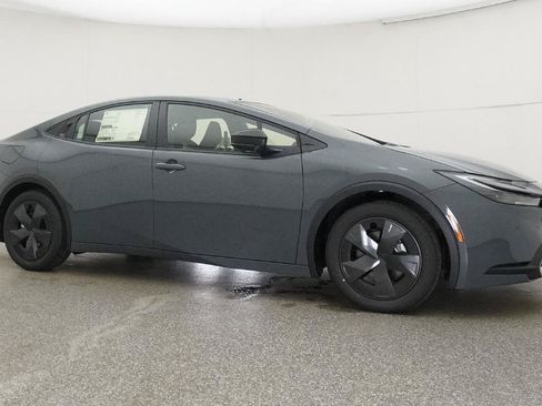 New 2025 Toyota Prius Plug-In Hybrid FWD image 30