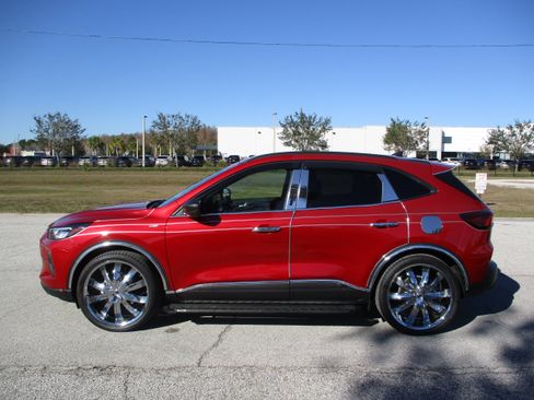 Certified 2025 Ford Escape ST-Line w/ Tech Pack #1 image 4