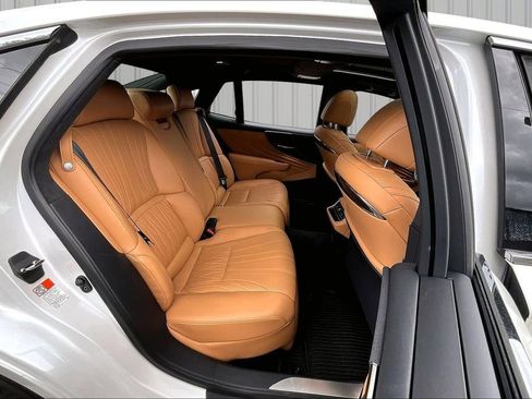 Used 2023 Lexus LS 500 AWD w/ Luxury Package image 25