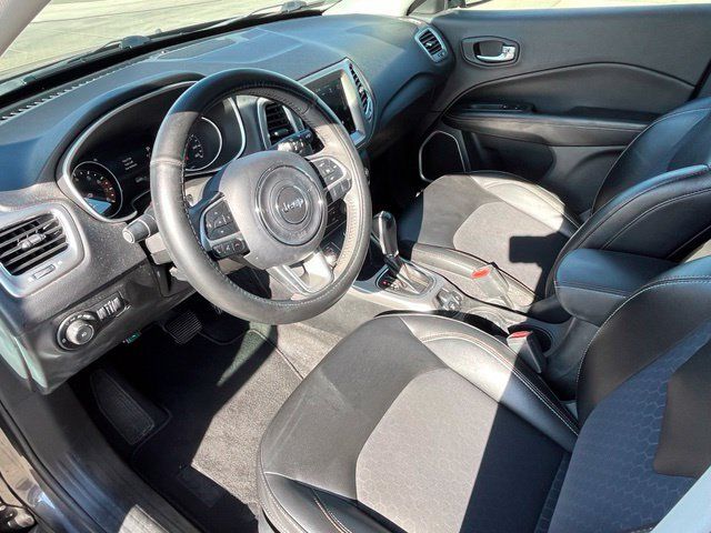 Used 2018 Jeep Compass Latitude w/ Popular Equipment Group FWD image 11