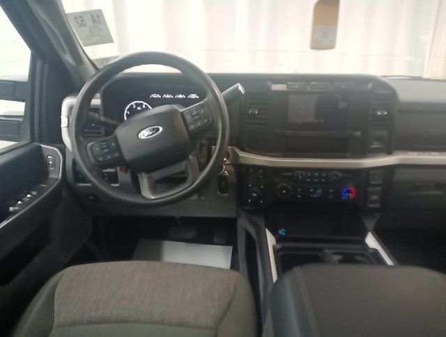 Used 2024 Ford F350 XLT AWD/4WD image 6