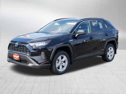 Used 2021 Toyota RAV4 LE w/ Carpet Mat Package (TMS) AWD/4WD image 3