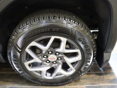 Used 2022 GMC Sierra 1500 SLT w/ SLT Premium Plus Package AWD/4WD image 46