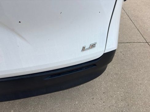 Used 2025 Toyota Sienna LE FWD image 26