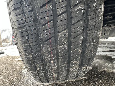 Used 2020 Chevrolet Traverse LT image 11