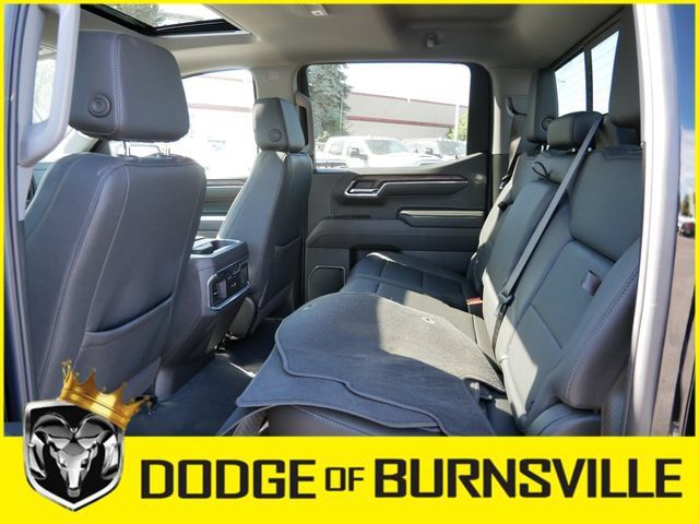 Used 2025 GMC Sierra 1500 SLT w/ SLT Premium Plus Package AWD/4WD image 17