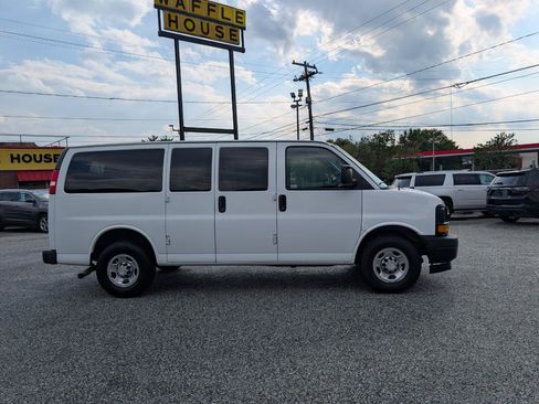 Used 2017 Chevrolet Express 2500 LS RWD image 5