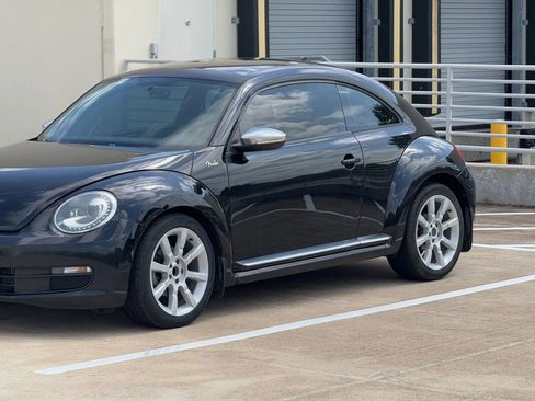 Used 2013 Volkswagen Beetle 2.5 FWD image 4