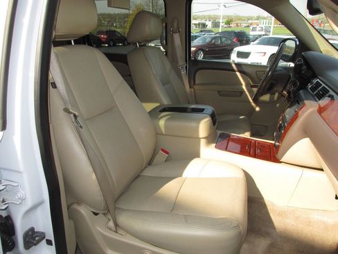 Used 2012 Chevrolet Suburban LTZ AWD/4WD image 29