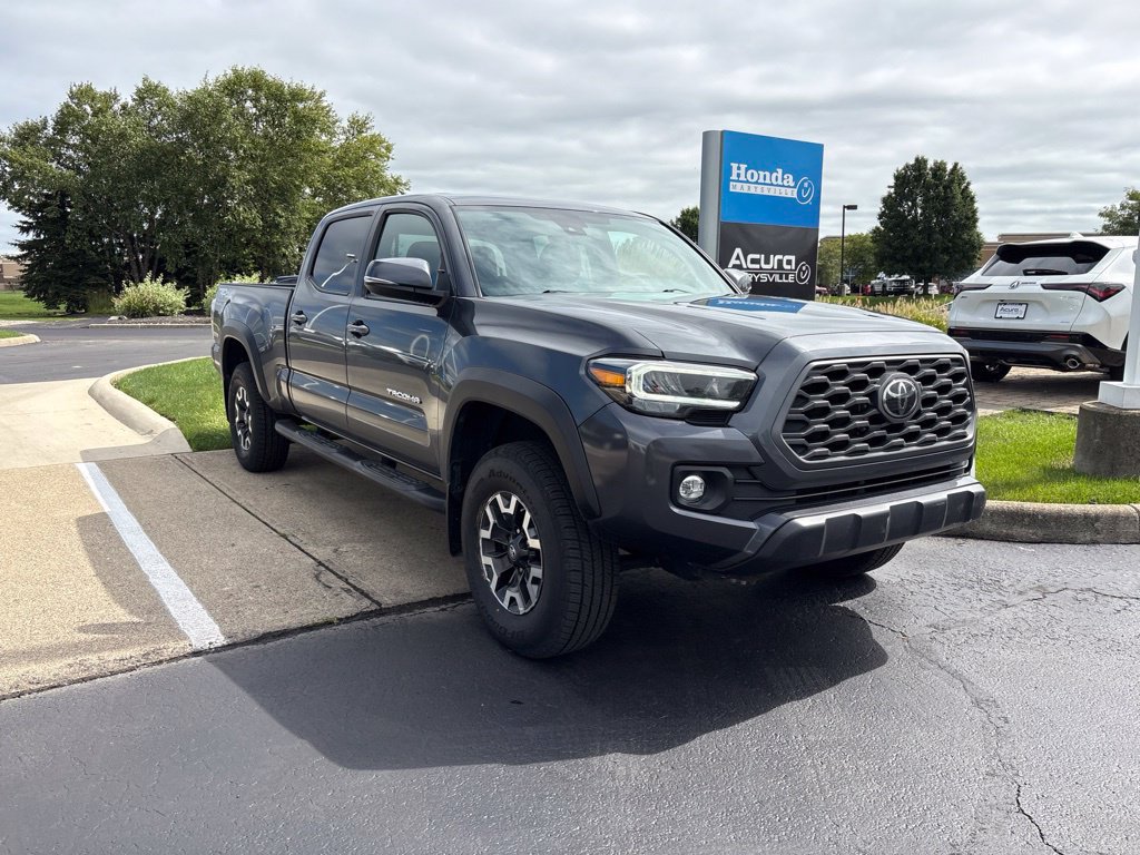 Used 2021 Toyota Tacoma TRD Off-Road w/ TRD Premium Off Road Package AWD/4WD image 3