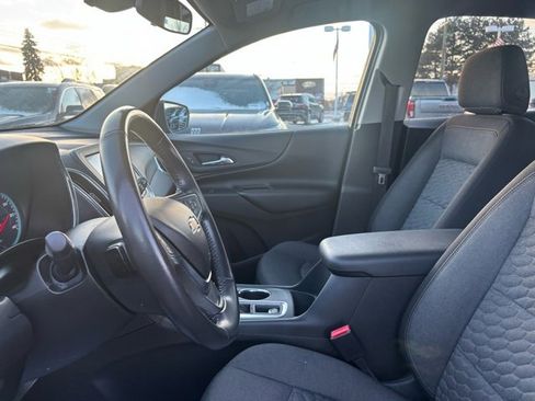 Used 2018 Chevrolet Equinox LT image 12