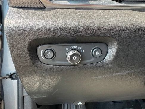 Used 2020 Chevrolet Traverse Premier AWD/4WD image 25