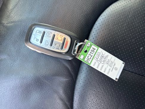 Used 2022 Chrysler Pacifica Touring-L AWD/4WD image 29