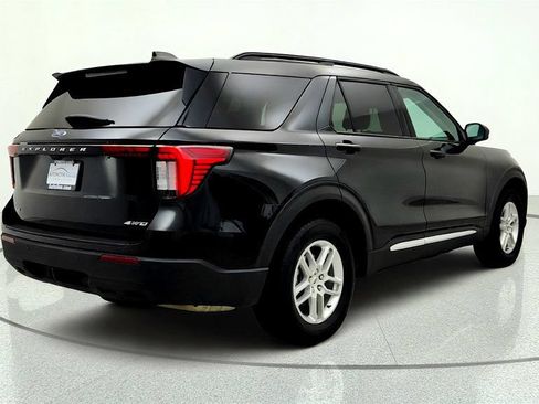 Used 2025 Ford Explorer Active AWD/4WD image 5