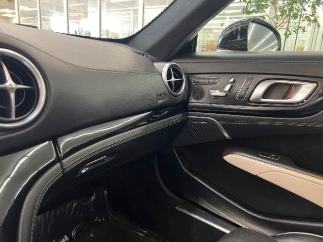 Used 2015 Mercedes-Benz SL 550 w/ White Arrow Edition image 28