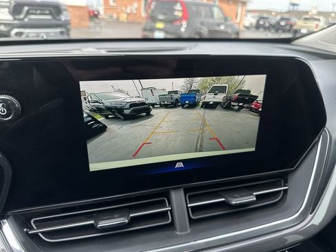 Used 2025 Chevrolet Trax ACTIV w/ Sunroof Package FWD image 17