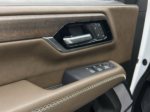 Used 2025 GMC Yukon XL Denali Ultimate image 20