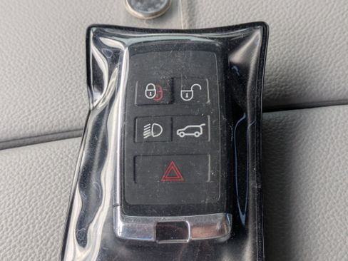 Used 2020 Land Rover Range Rover Evoque S image 38