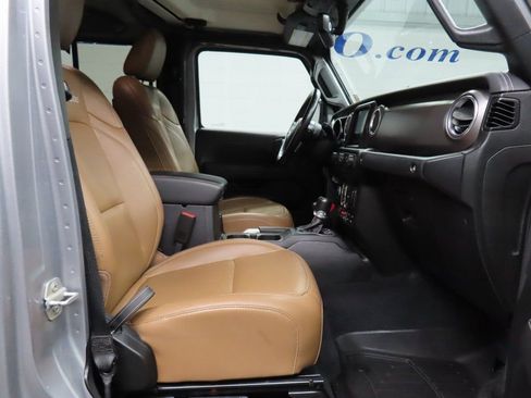 Used 2020 Jeep Gladiator Rubicon w/ Uconnect 4C Nav & Sound Group image 28