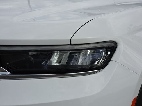 Certified 2023 Jeep Grand Cherokee Laredo AWD/4WD image 28