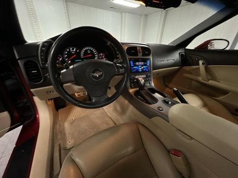 Used 2007 Chevrolet Corvette Coupe w/ Preferred Equipment Group RWD image 18
