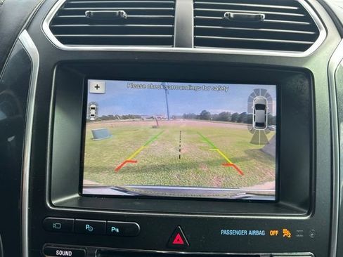 Used 2018 Ford Explorer Platinum AWD/4WD image 28