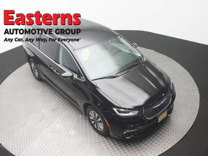 Used 2024 Chrysler Pacifica Limited
