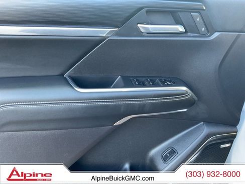 Used 2025 GMC Acadia Elevation image 19