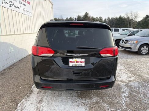 Used 2020 Chrysler Voyager Lxi image 8